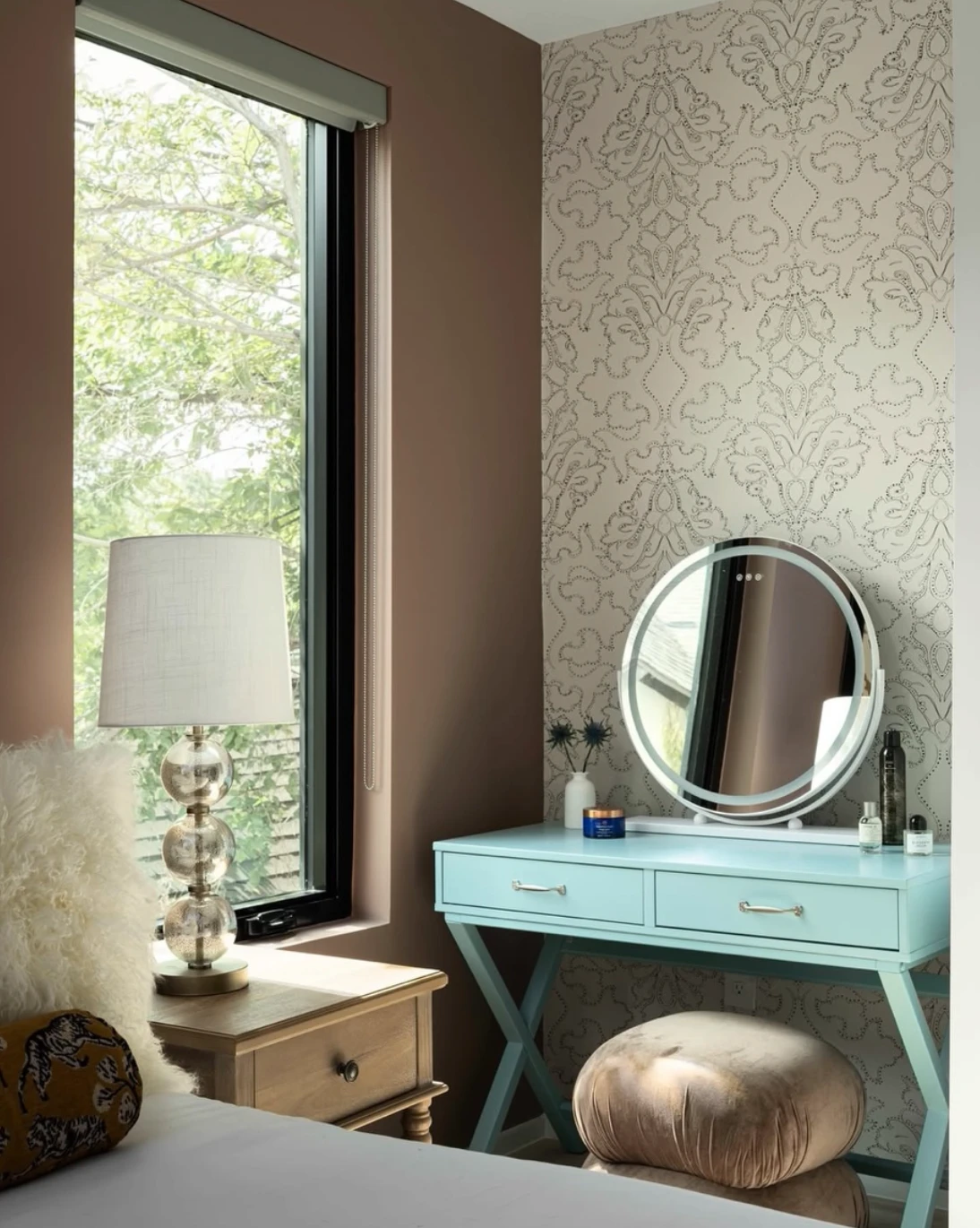 Western Damask© Wallpaper In Black + Cremé 7 Western Damask© Wallpaper In Black + Cremé - Image 7