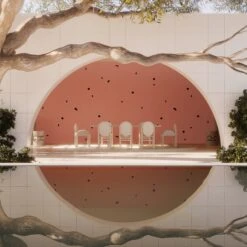 Mezzaluna© Wallpaper In Strawberry Kiss + Black -Drop It Modern Sales Mezzaluna Strawberry Kiss Black Rendering 1