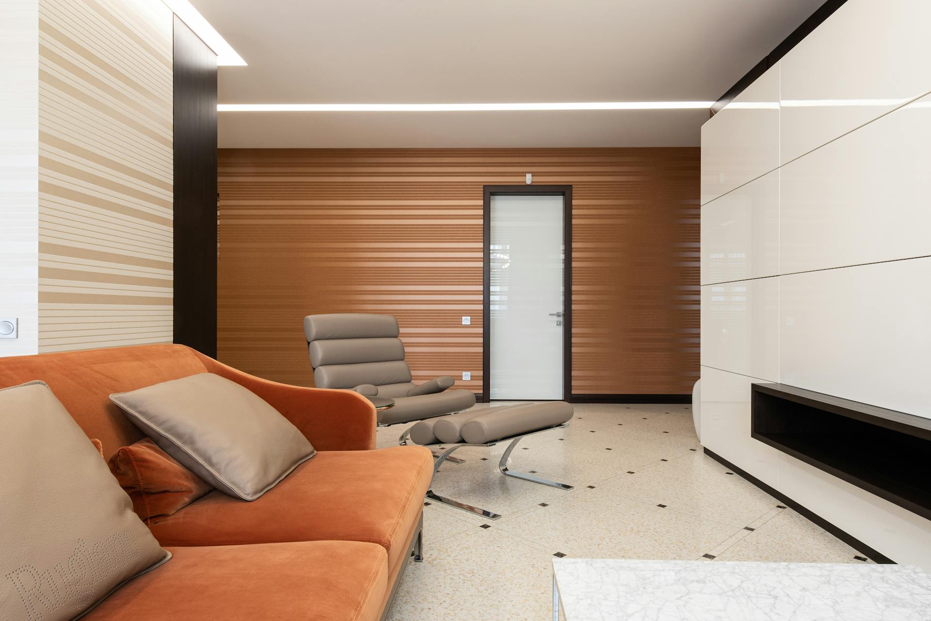 Drop It Modern Sales -Drop It Modern Sales pexels heyho 6297087